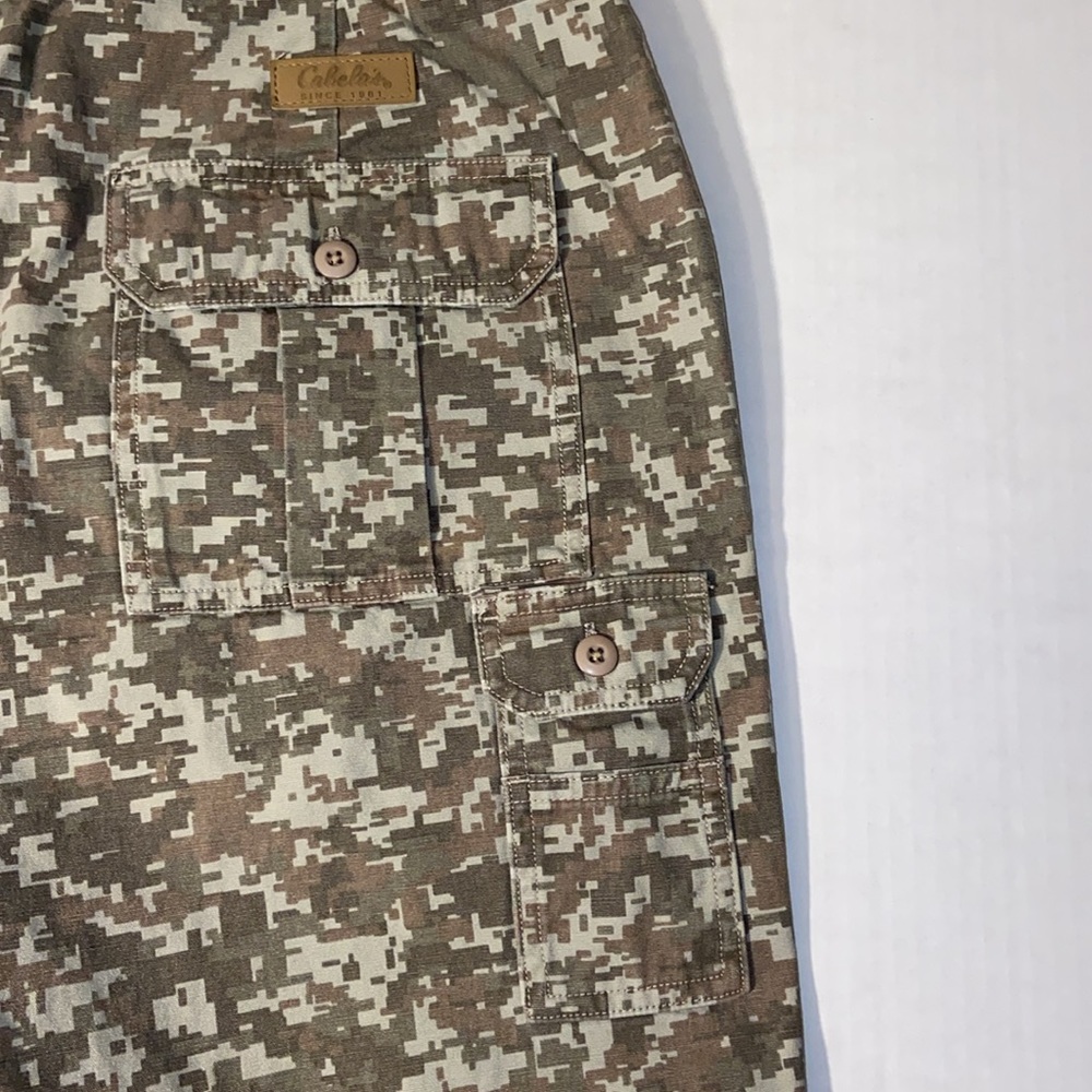 Cabela’s Men’s Camouflage Size 38 Cargo Shorts - Picture 3 of 10